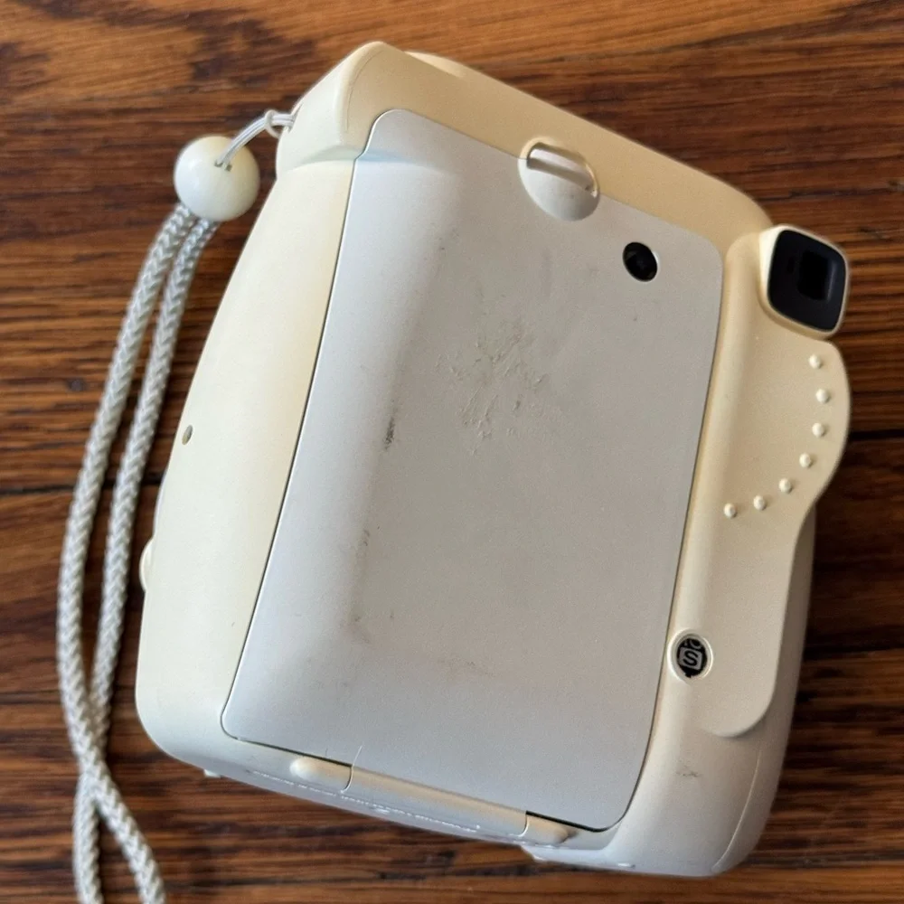 Fuji-film Instax Mini 8 Instant Camera - Cream